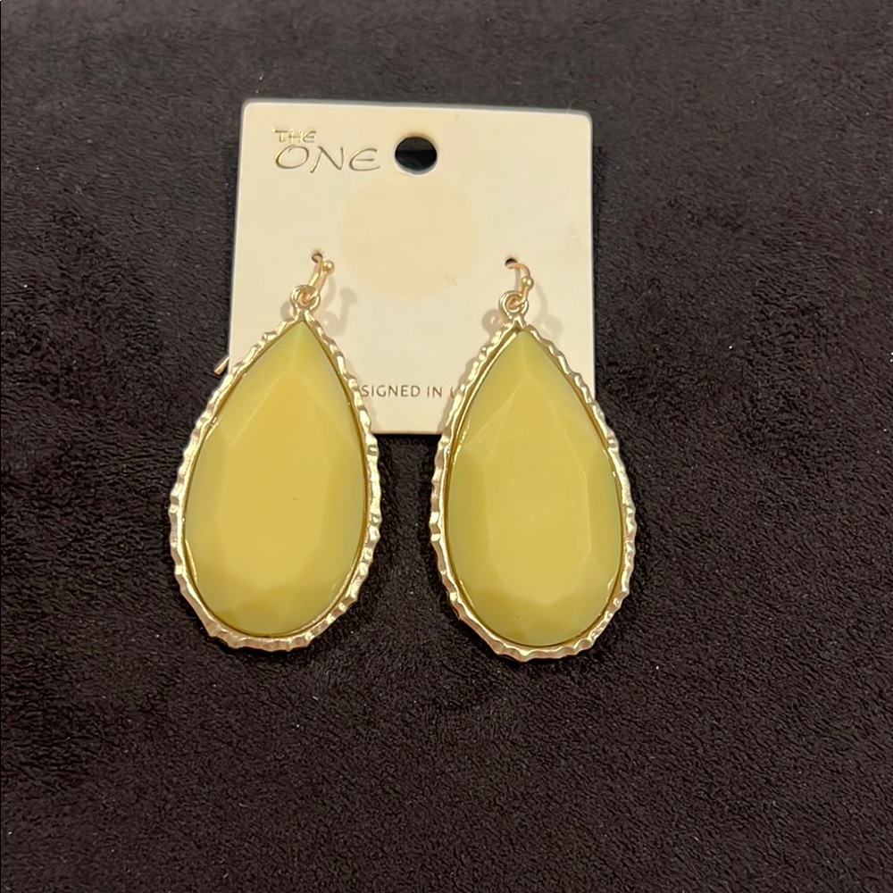 Yellow and Gold Drop Earrings with Teardrop Design